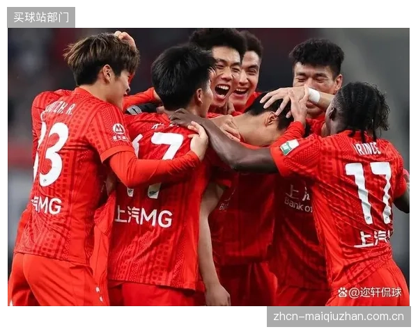 成都蓉城以12胜1平2负战绩锁定头名,创队史最佳开局。 成都蓉城以12胜1平2负战绩锁定头名,创队史最佳开局。